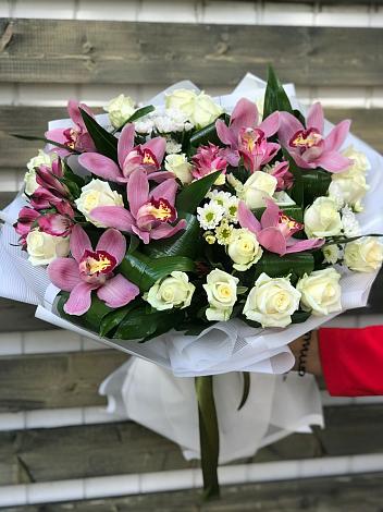 Букет цветов из: Розы и Хризантемы в Болхове