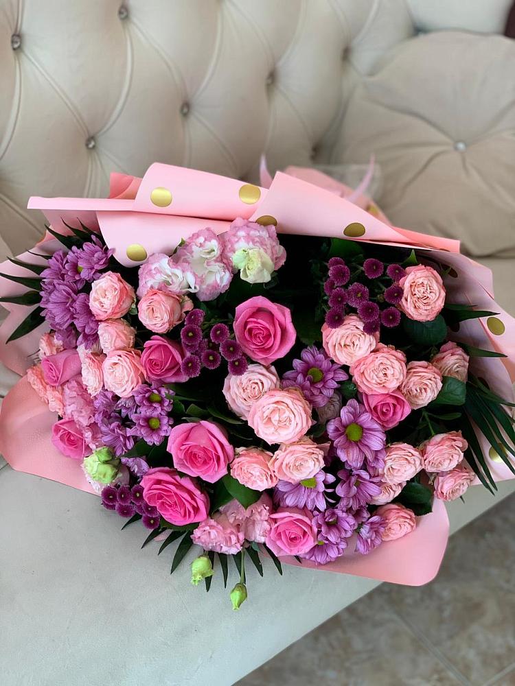 Букет цветов из: Хризантемы, Розы и Лизиантусы в Болхове