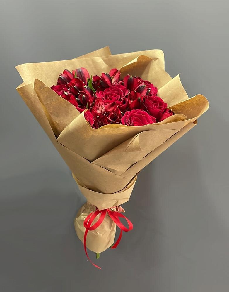 Букет цветов из: Альстромерии и Розы в Болхове