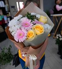 Букет цветов из:  Герберы, Розы и Хризантемы в Болхове