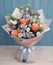 Букет цветов из:  Лизиантусы, Розы, Альстромерии и Гипсофила в Болхове