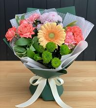 Букет цветов из:  Гвоздики, Розы, Герберы и Хризантемы в Болхове