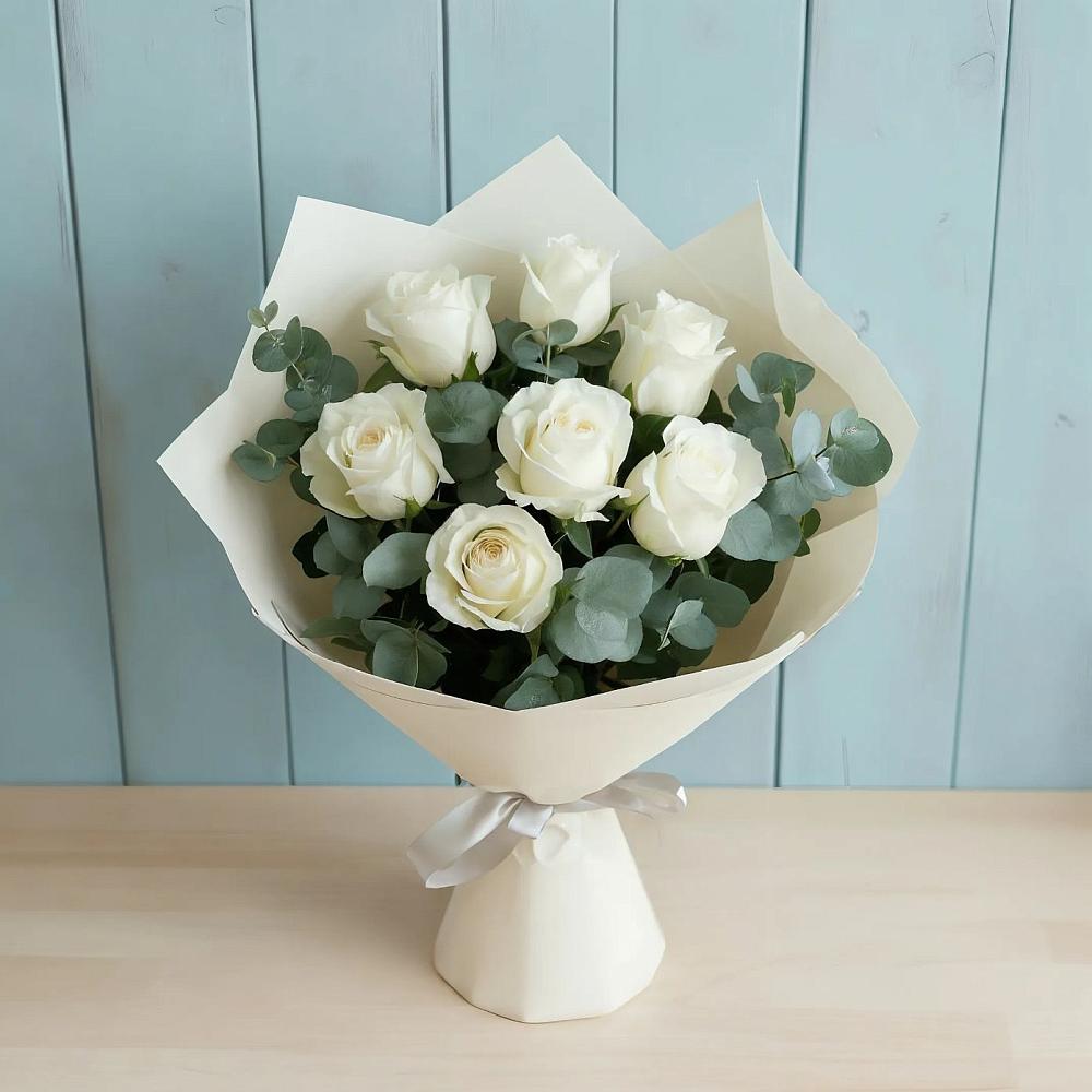 Букет Белые розы в Эвкалипте в Болхове