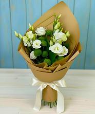 Букет цветов из:  Хризантемы и Лизиантусы в Болхове