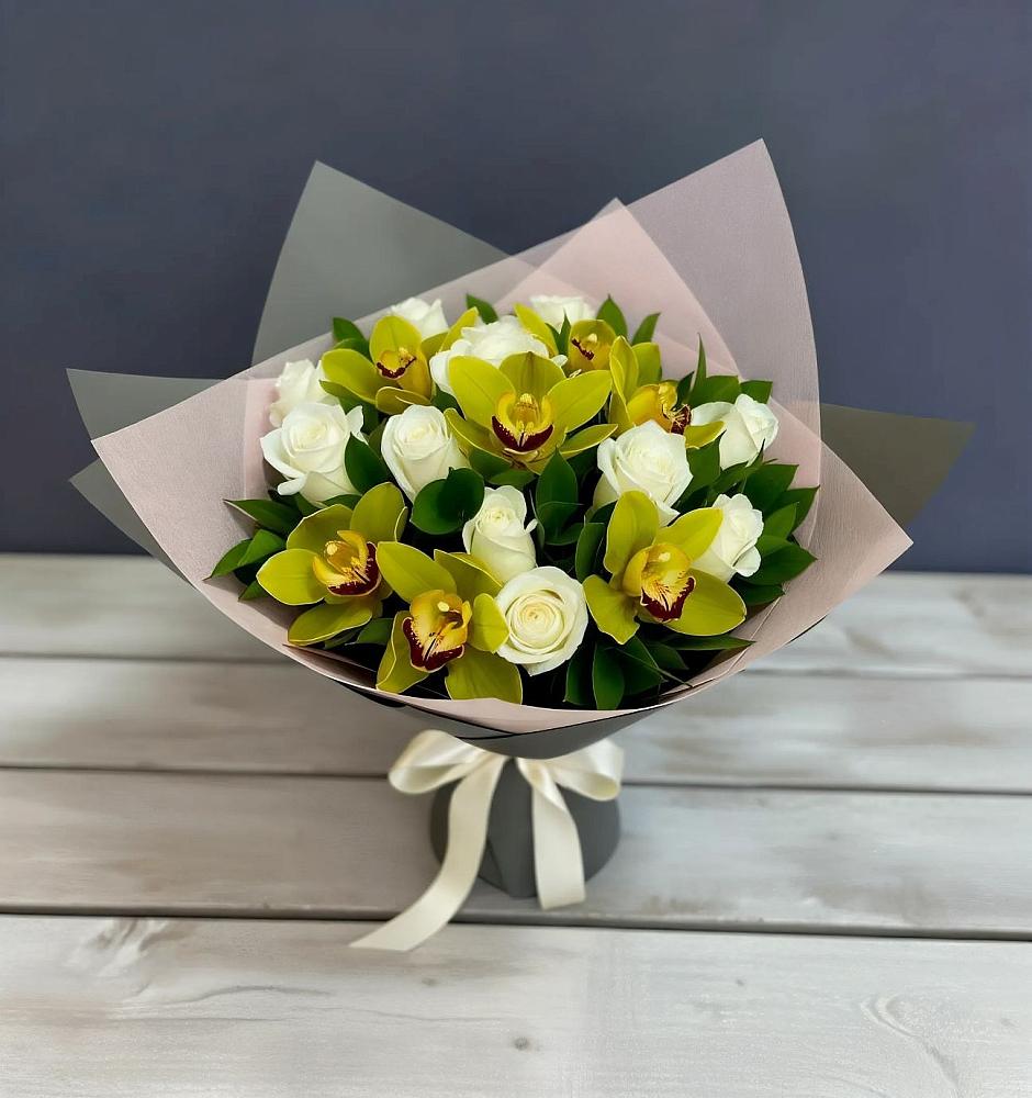 Букет цветов из: Орхидеи и Розы в Болхове