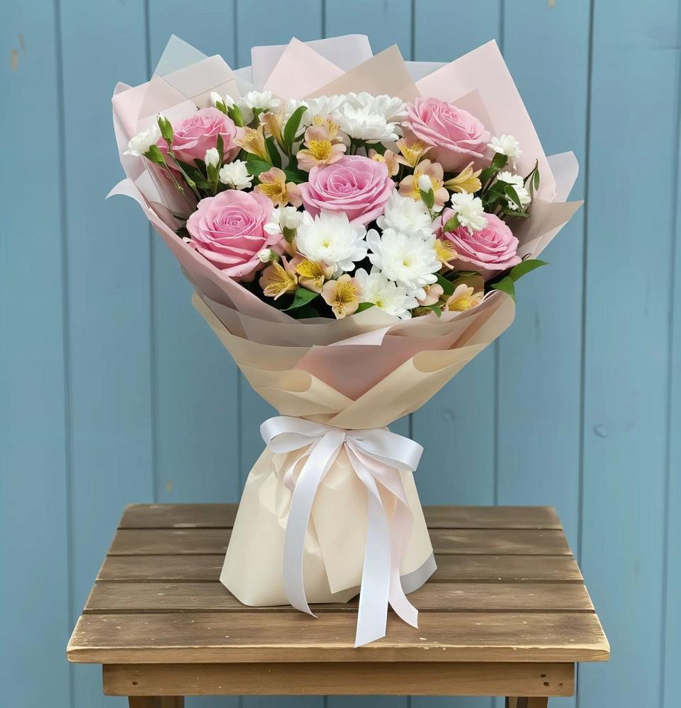 Букет цветов из: Гвоздики, Орхидеи и Розы в Болхове