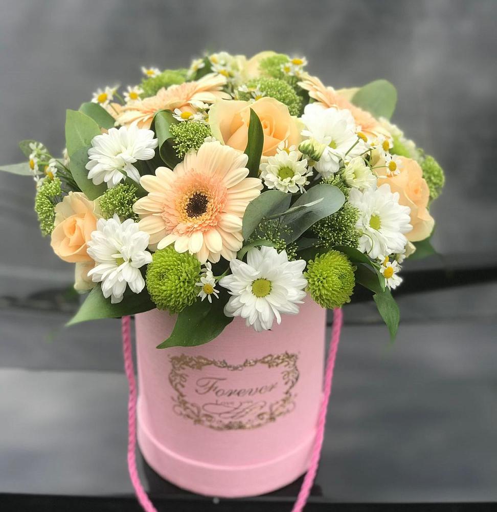 Цветочная композиция из Розы, Герберы и Хризантемы в шляпной коробке в Болхове